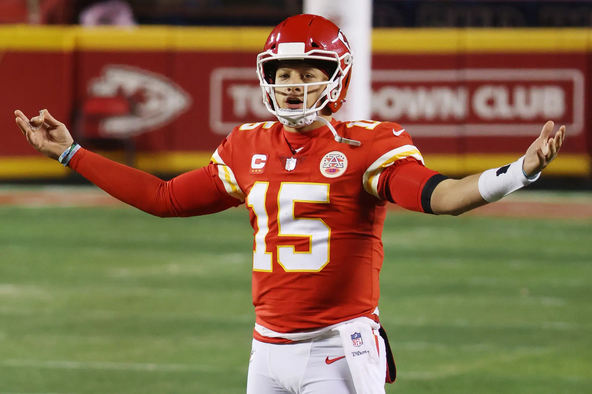 Patrick Mahomes' Fiancée Calls ESPN Trash for Sad Super Bowl Photos