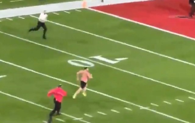 Fan Runs On The Field During Super Bowl, Breaks A Couple Tackles, And Reaches The End Zone