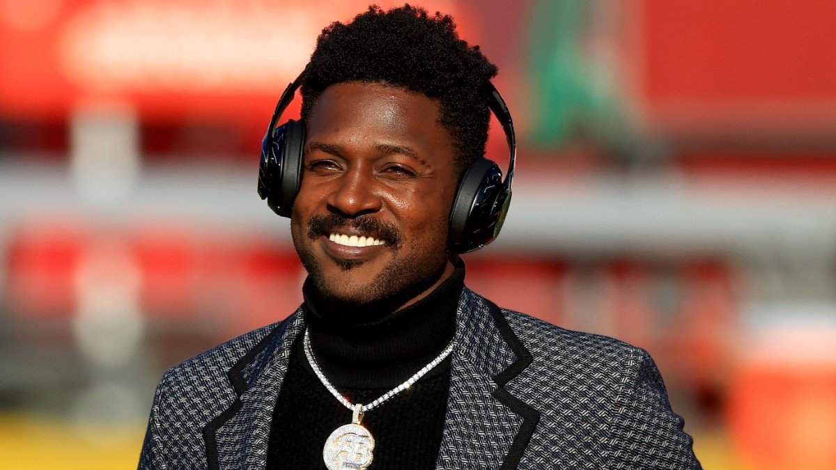Antonio Brown Offers Comical Amount Of Money To Cam Newton So He'll Join His Arena League Team