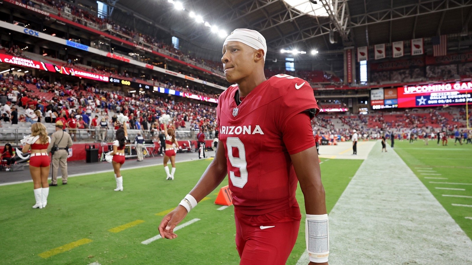 Daniel Jones throws for 321 yards, Giants rally from a 21-point deficit to  beat Cardinals