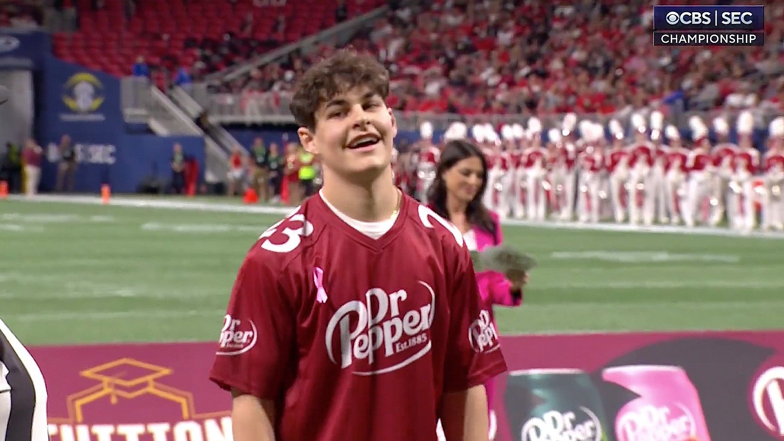 College Football Hero Scores Highest Total In Dr Pepper Tuition Toss History WITHOUT Chest Pass