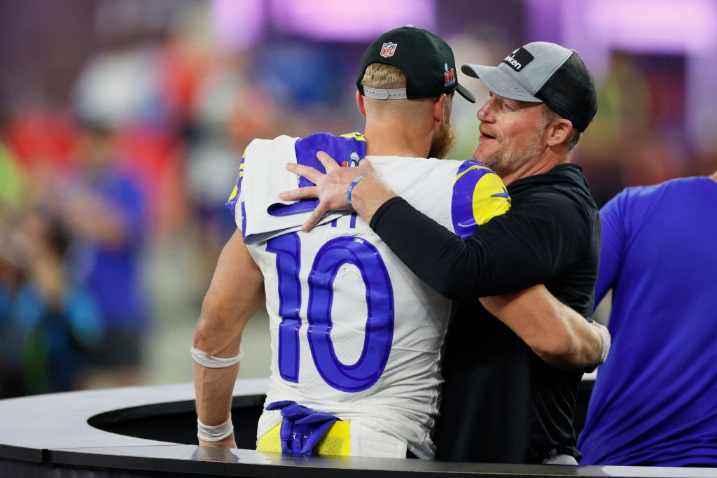 Les Snead is wearing a legendary shirt at the Rams' Super Bowl parade