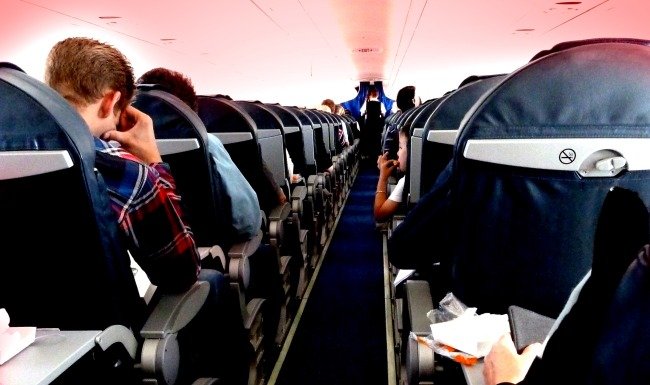 Flight Attendants Reveal Things Passengers Don’t Know Happen When They Fly (Both Good And Bad)