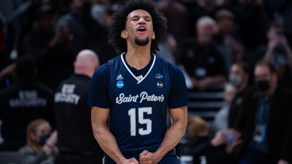 This HUGE Saint Peter's NCAA Tournament Bet Is Still Alive Following The Peacocks' Win Over Murray State