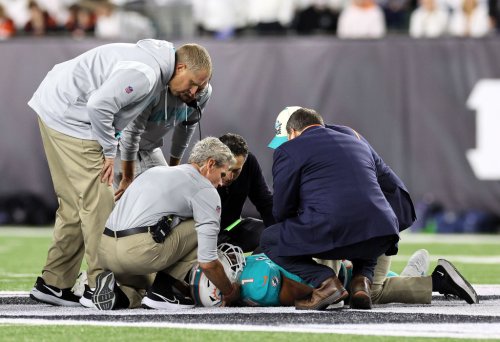 Fans Crush The Dolphins/NFL For Allowing Tua Tagovailoa To Play 4 Days After Possible Concussion