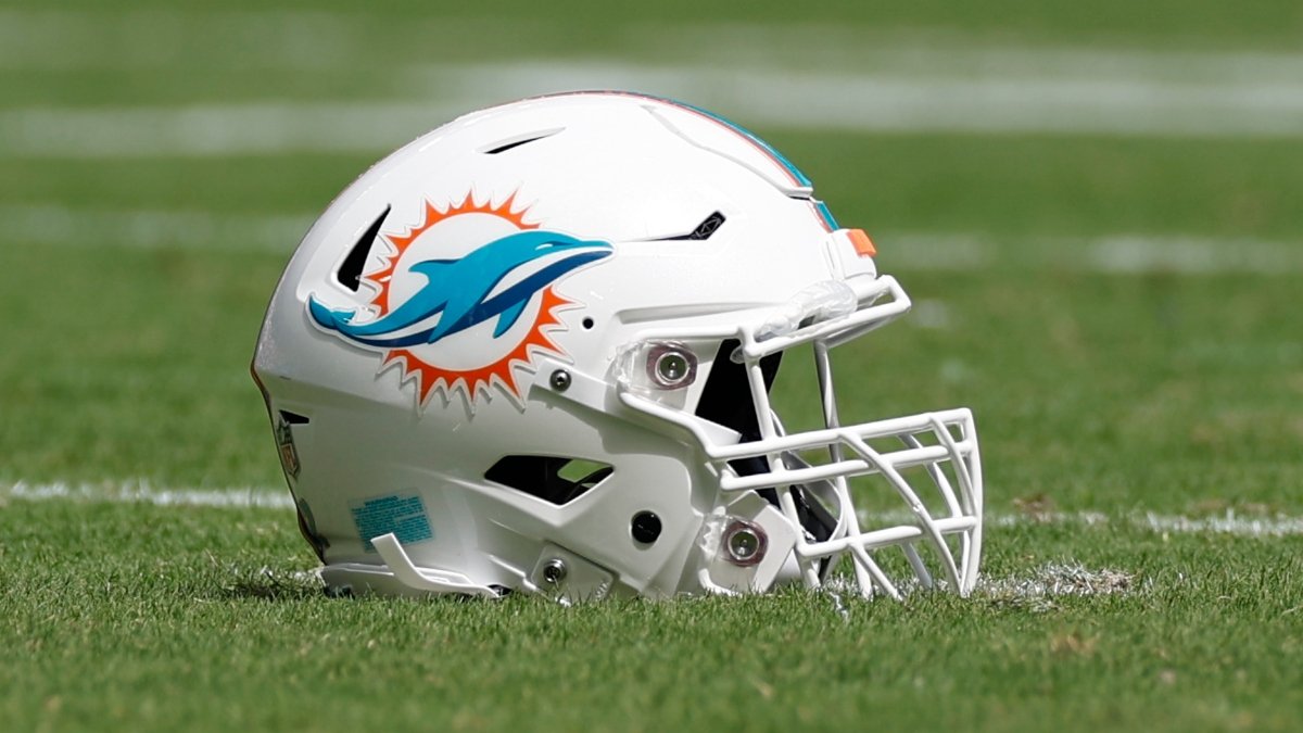 Dolphins Drop Serious Cash With Splash DC Hire And Fans Are Loving It