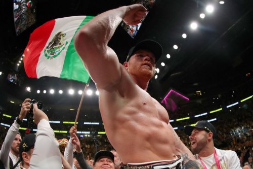 Canelo Alvarez Wants To Fight Messi For Disrespecting Mexican Jersey After World Cup Win