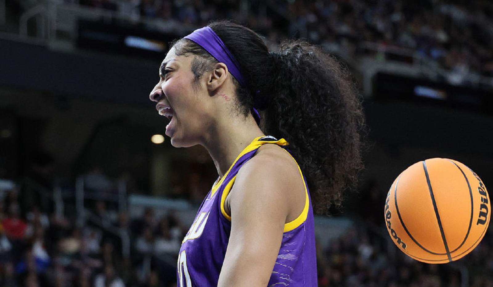 Frustrated Angel Reese Curses At Her Coach Kim Mulkey, Gets Into Heated Conversation With Mulkey During Game Vs Iowa