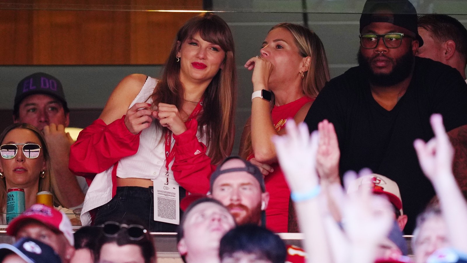 Chiefs Queen Brittany Mahomes And Newcomer Taylor Swift Reportedly Hit It Off