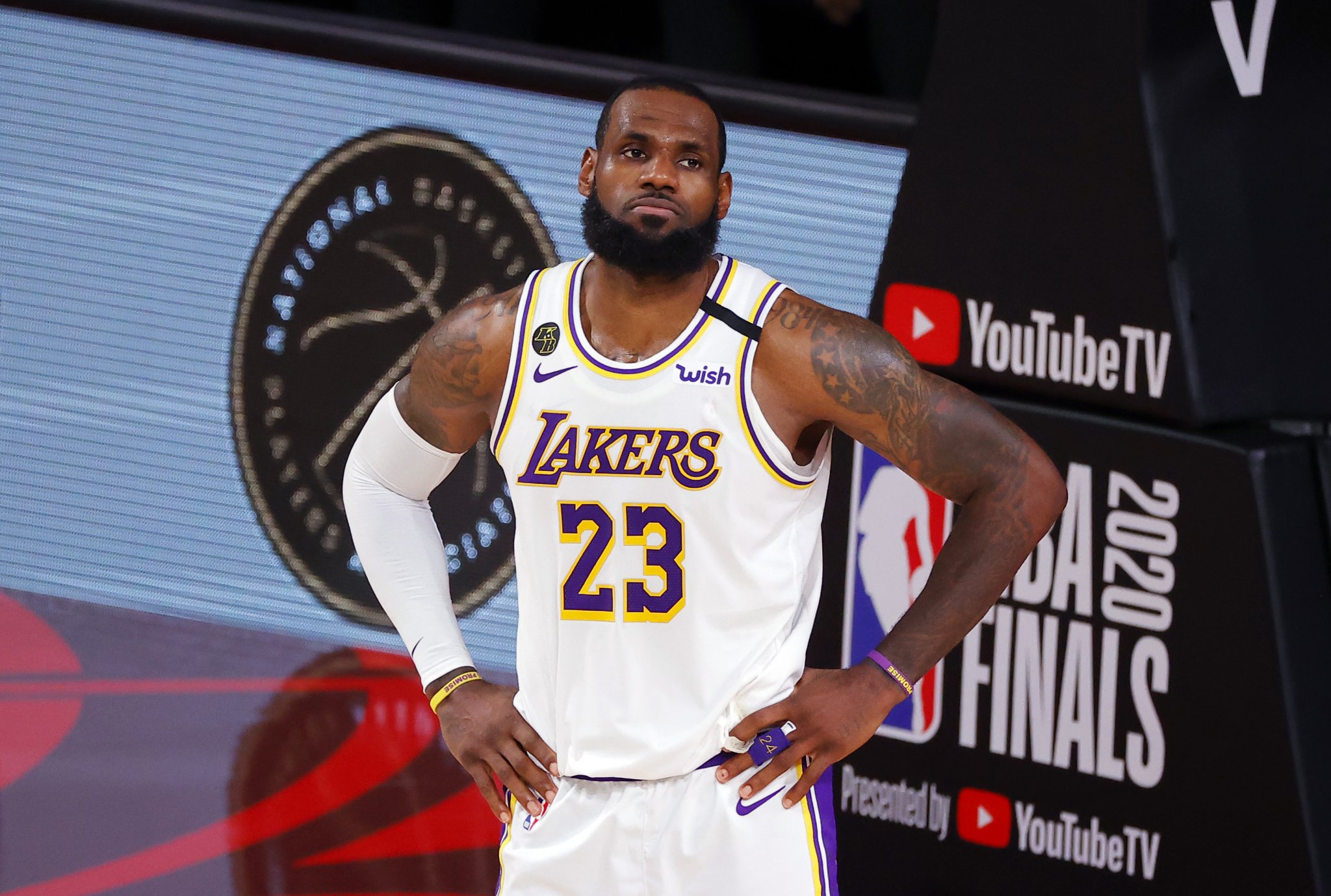 Cops Are Mocking LeBron James In Viral TikTok Trend For Telling Them How To Do Their Jobs After He Targeted Police Officer On Twitter