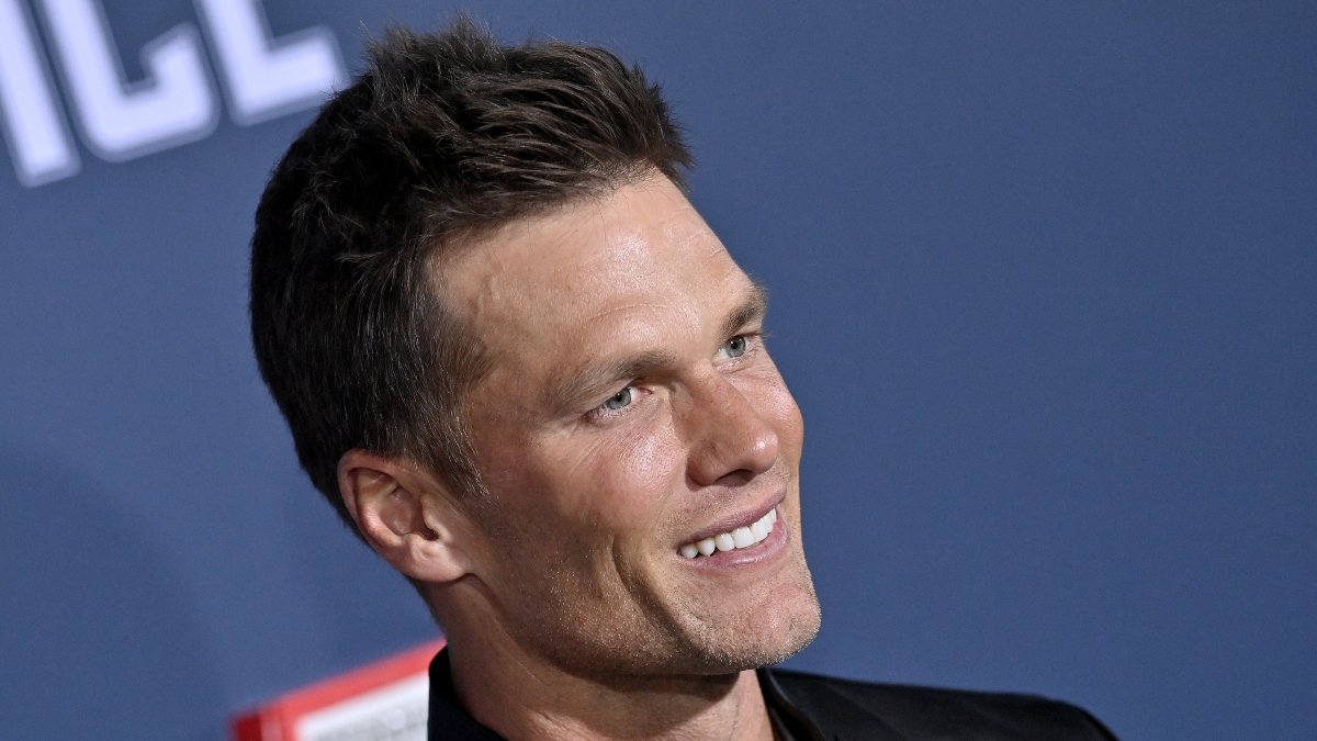 Tom Brady Goes Viral After Sending A Thirst Trap For The Ladies