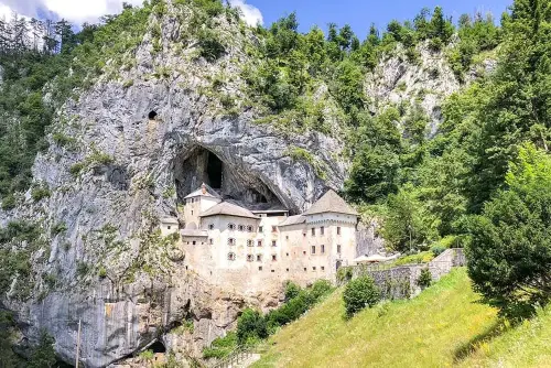 Discovering the Largest Cave Castle in the World