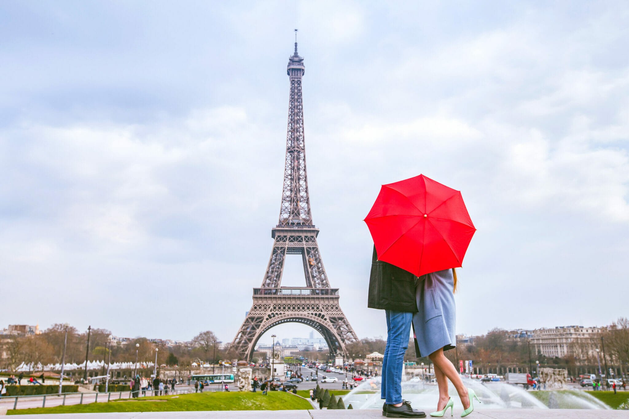 AMAZING VALENTINE'S DAY GIFT IDEAS FOR TRAVEL LOVERS