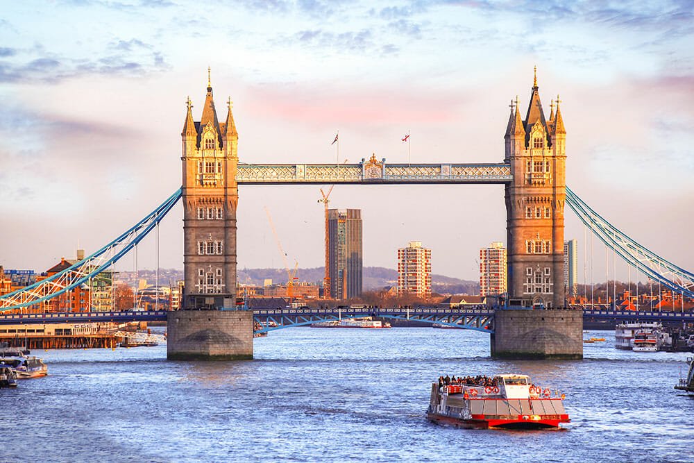 The Exact Weeks to Book Your Summer Flight to Tokyo, Rome, and London, and Save Hundreds