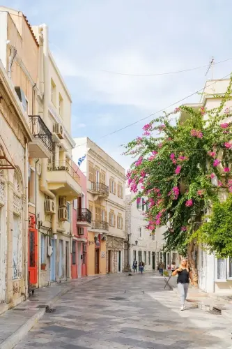 27 Photos That Will Inspire You to Visit the Greek Island of Syros