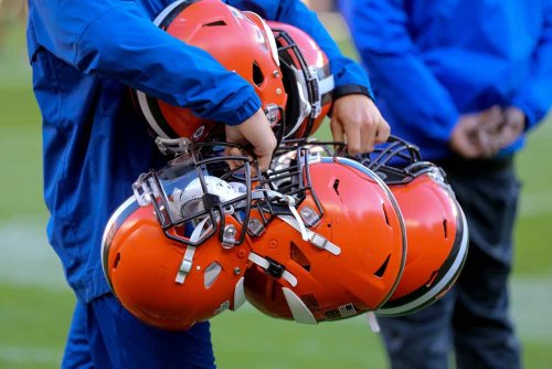 Insider Names 'Frontrunner' To Win Browns Starting QB Job