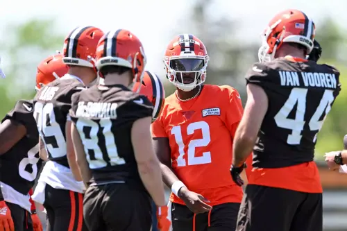 Browns Rookie Has Fans Buzzing During Minicamp