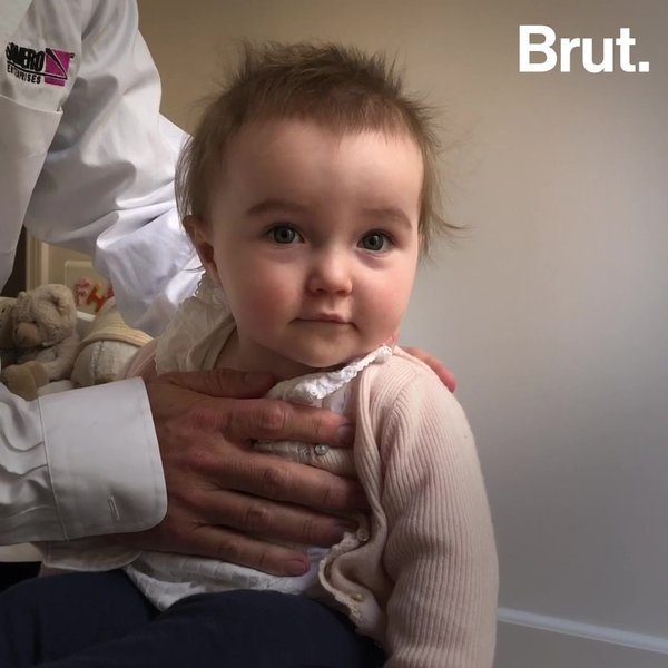 Le quotidien de la famille de Blanche, malade de la mucoviscidose | Brut.