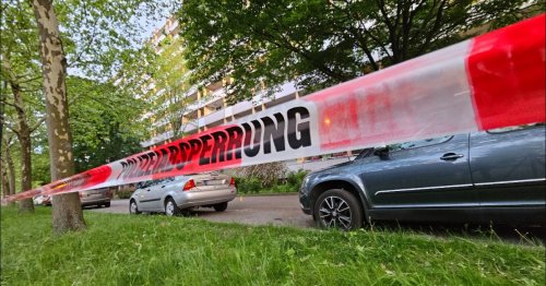 Mann sticht in Halle auf Menschen ein - drei Verletzte, darunter Mädchen (12)