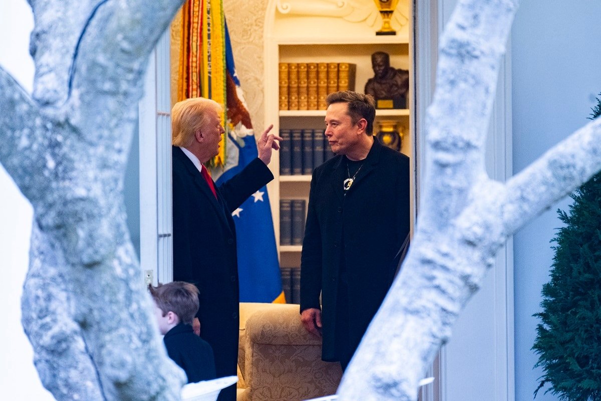 E-Autos angezündet: Trump stützt Elon Musk – „Protest gegen Tesla wird von Linken bezahlt“