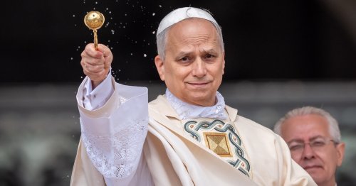 Zeremonie in Rom: Bei seiner großen Amtseinführung stellt sich der neue US-Papst direkt gegen Trump