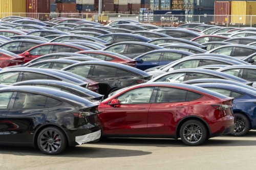 Tesla-Chaos in Grünheide: Kranke Mitarbeiter ohne Lohn, Betriebsrat unter Druck