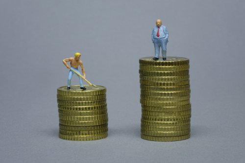 Im Amt billig, in Rente teuer – das Beamtensystem unter Druck