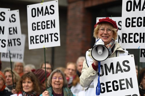 „Omas gegen rechts“ erhielten Geld direkt aus Scholz‘ Kanzleramt