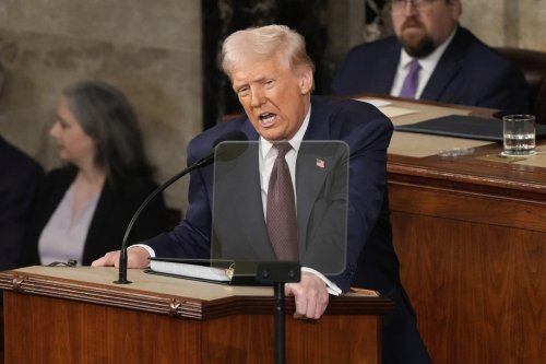 Trumps Kehrtwende: US-Präsident entschärft Zollbombe für Autobauer