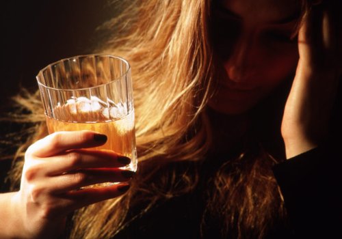 Elf Anzeichen dafür, dass ihr viel zu viel Alkohol trinkt