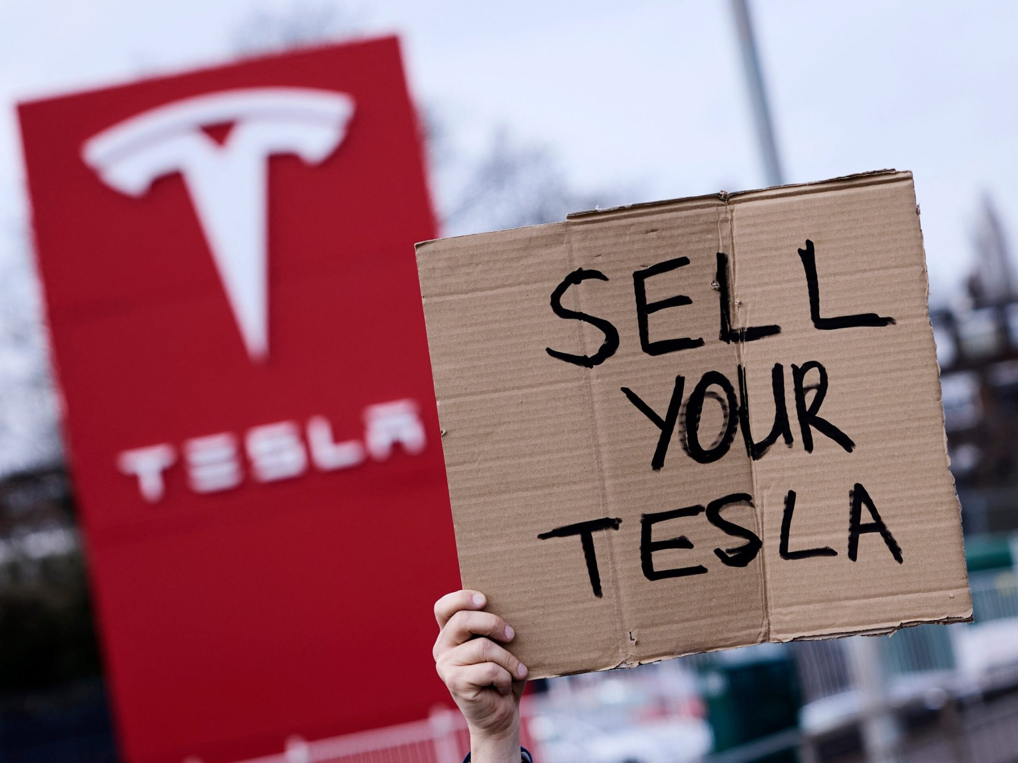 „Habe meinen Cybertruck zurückgegeben, weil meine Tochter Angst hatte, gemobbt zu werden“ – 4 Tesla-Fahrer über ihre Erfahrungen in der Öffentlichkeit