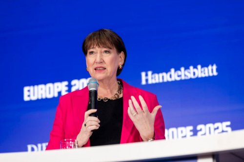 Kaufanreiz für BYD, Tesla und Co.: Verband der Automobilindustrie fordert Klarheit bei E-Auto-Prämie von Union und SPD