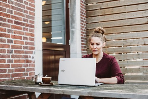 Warum ihr Mails bei der Arbeit nicht mit "Danke" beenden solltet — und was ihr stattdessen schreiben könnt