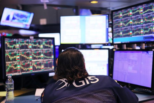 Wie ein chaotischer 18-Stunden-Tag im Leben eines Hedgefonds-Analysten an der Wall Street aussieht