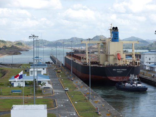 Panamakanal reduziert die Anzahl der zugelassenen Schiffe, weil nicht genug Wasser im Kanal vorhanden ist