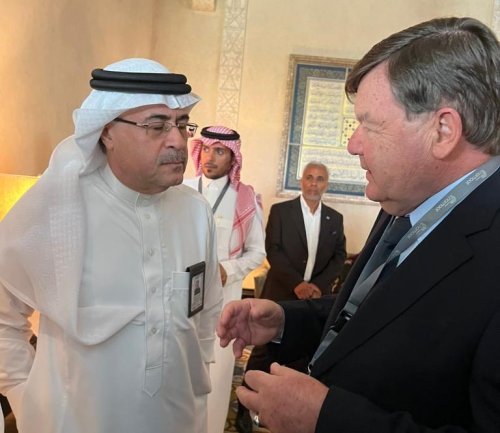 200-Millionen-Deal mit Saudi-Arabien: Dieser 78-jährige deutsche Manager baut Öl-Recycling-Anlage mit der wertvollsten Firma der Welt