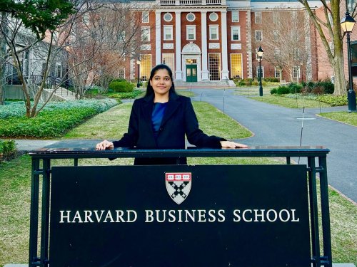 Harvard Business School: Wie Reisestopps und Trumps Maßnahmen mein Traumstudium bedrohen