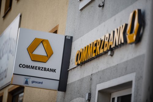 Neue Commerzbank-Panne innerhalb weniger Tage: Kunden anderer Banken klagen über Fehlabbuchungen, nachdem sie an Automaten Geld abhoben