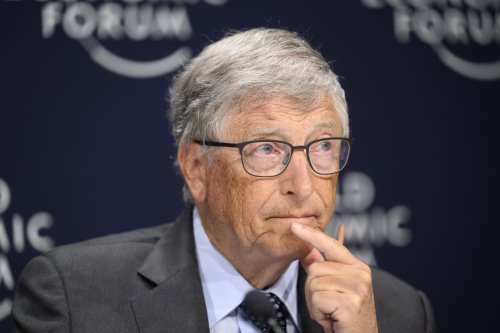Bill Gates sagt, dass die politische Polarisierung „das Ende von allem“ bedeuten und sogar zu einem Bürgerkrieg in den USA führen könnte