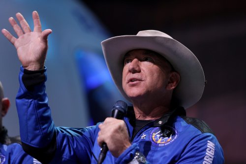 Wie Jeff Bezos das Raumfahrtunternehmen Blue Origin gründete und mit SpaceX konkurriert