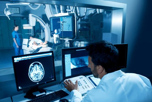 Müdigkeit, Kopfschmerzen, Schlaganfall: Wie Covid-19 unser Nervensystem angreift