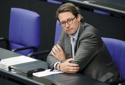 Chaos-Fahrt im ID.3: Deutsches Rentnerpaar fuhr 26 Stunden zum Ferienhaus – und beschwert sich bei Verkehrsminister Scheuer