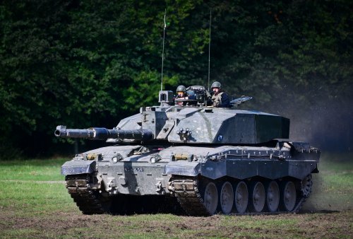 Sunak: Britische Panzer ab März in der Ukraine - auch Piloten sollen ausgebildet werden