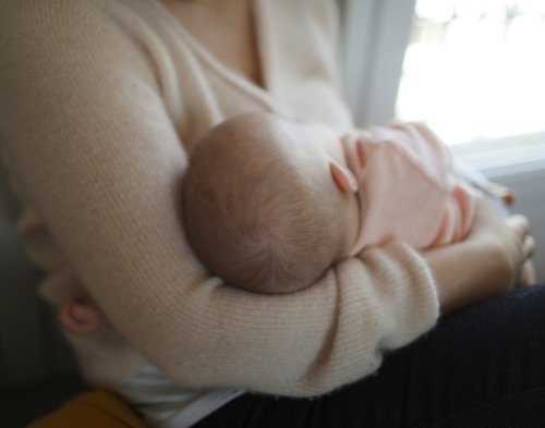 „Wahrscheinlich keine Gefahr“: Mit Corona infizierte Frauen geben das Virus beim Stillen offenbar nicht an ihre Babys weiter