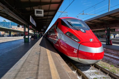 Bald könnt ihr erstmals mit italienischen Frecciarossa-Zügen direkt nach Rom und Mailand fahren – ohne Umsteigen