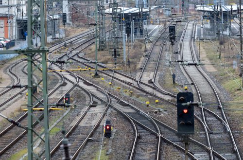Warnstreik soll öffentlichen Verkehr lahmlegen – wer betroffen ist und wie es danach weitergeht