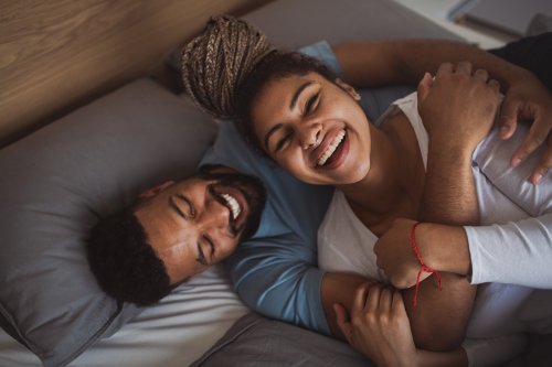 33 Fragen, die ihr euren Partnern stellen solltet, um sie besser kennenzulernen, laut Beziehungsexperten