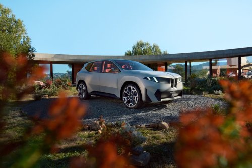 „Vision Neue Klasse X“: Erste Bilder zeigen den E-SUV, mit dem BMW Tesla Konkurrenz machen will