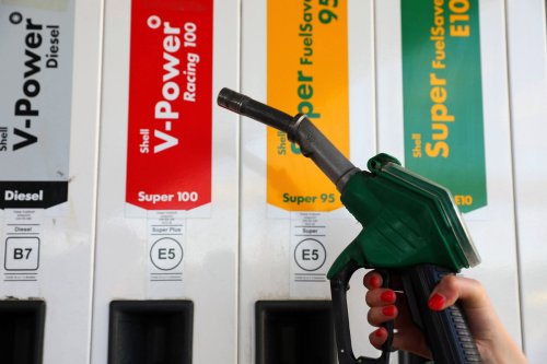 Benzin wird teurer: So viel kostet ein Liter aktuell in Deutschland ...