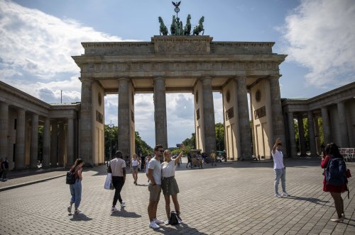Maas hebt Reisewarnung für mehr als 80 Corona-Risikoländer auf – die Deutschen bleiben beim Corona-Urlaub skeptisch
